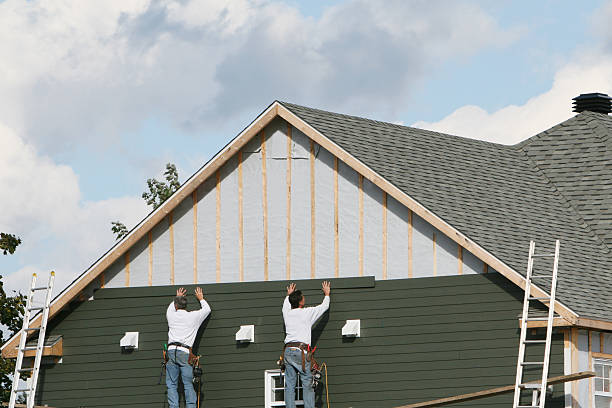 Professional Emergency Siding Repair technician working in New Market, VA
